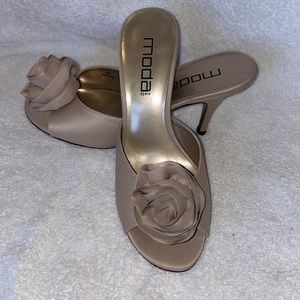 Brand new Moda heeled mules sandals